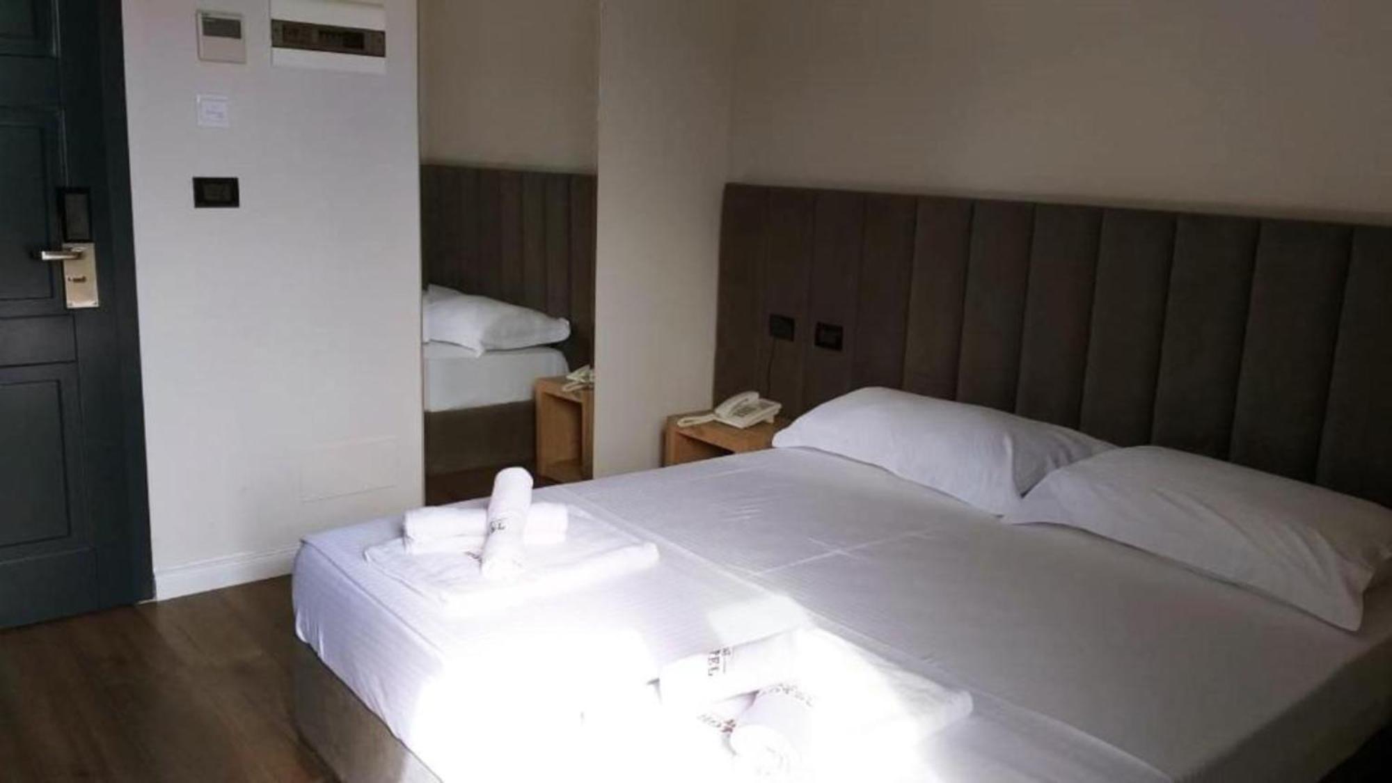 A&G Hotel Radhimë المظهر الخارجي الصورة